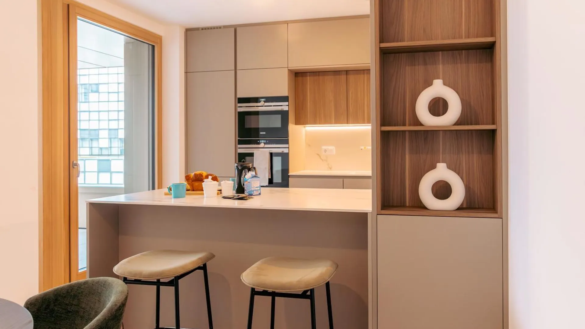 Media Bay Apartments In Kirchberg By Rentaroo Luxemburg 0*,