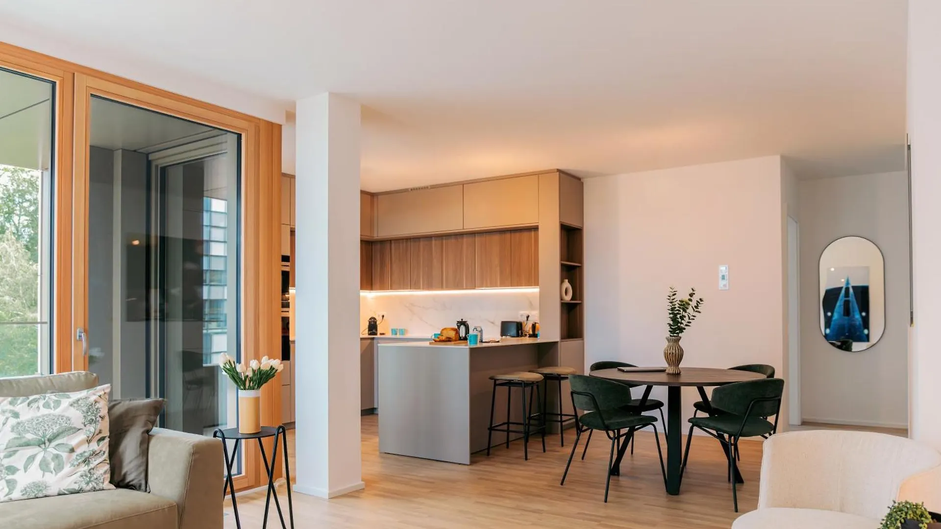Media Bay Apartments In Kirchberg By Rentaroo Luxemburg 0*,  Luxemburg